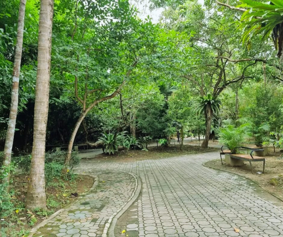 tour-listing-details-slide