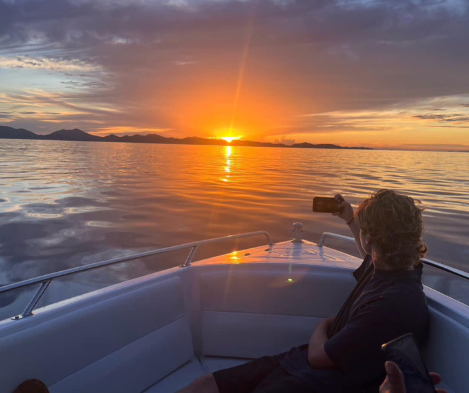 tour-listing-details-slide